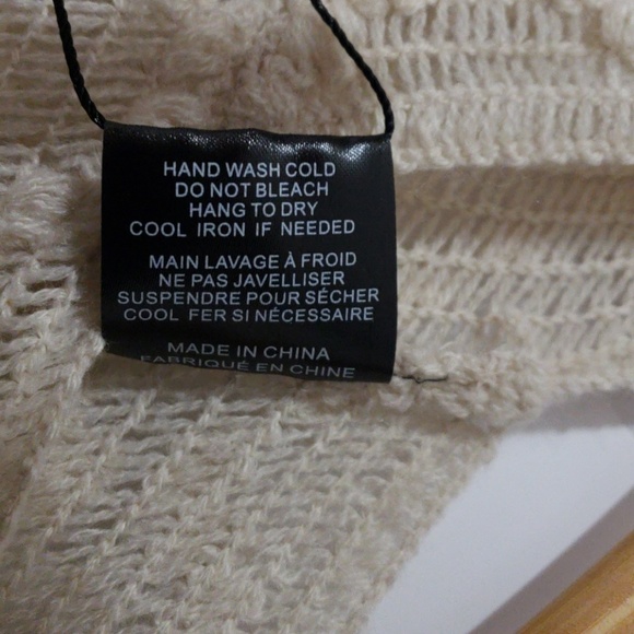 Charlie Paige Cream Colored Pancho- one size - Picture 4 of 4